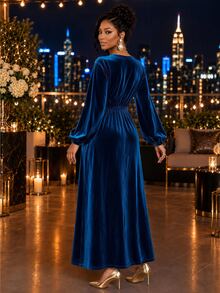 SHEIN Lady فستان طويل كاجوال للحفلات للنساء بلون موحد وياقة V عميقة وتصميم مطوي - الأزرق - مشاهدة 4