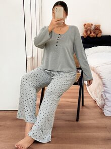 Napfluff CURVE Napfluff CURVE طقم بيجامة نسائي مقاس كبير بأزرار نصفية وطبعة قلب ملابس منزلية كاجوال - رمادي - مشاهدة 7