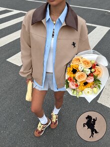 Muchica 女款秋季騎士印花對比色領長袖休閒夾克 粉色寬鬆學院風韓系時尚外套 - 卡其色 - 查看 6