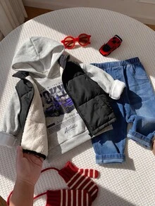 SHEIN 3pcs Baby Boy Autumn/Winter Red Fleece Vest Jacket Racing Pattern White Hooded Sweatshirt Black Denim Pants Outerwear Set Infant Toddler Set Vest Set Autumn/Winter Set Racing Set - Multicolor - View 4