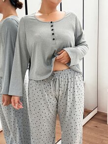 Napfluff CURVE Napfluff CURVE طقم بيجامة نسائي مقاس كبير بأزرار نصفية وطبعة قلب ملابس منزلية كاجوال - رمادي - مشاهدة 4