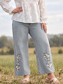 EMERY ROSE Fal BOHO Flattering Embroidered Floral Print Denim Light Blue Vacation Travel Breathable Plus Size Denim Jeans For Women - Light Wash - View 4