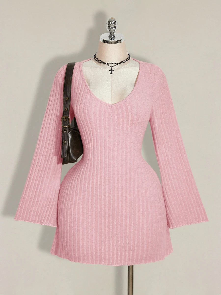 SHEIN ICON 女款大尺碼秋冬保暖復古優雅通勤簡約V領喇叭袖毛絨羅紋黑色緊身洋裝 - 粉色 - 查看 1