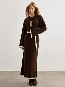 SHEIN فستان ماكسي محبوك مضلع باللون البني الشوكولاتة مع ألواح جانبية باللون الكريمي المتباين، حزام خصر قابل للتعديل - بني - مشاهدة 4