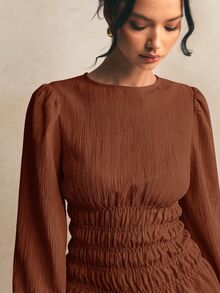 Poéselle 女款米色圓領泡泡袖鬆緊腰收腰荷葉邊上衣，優雅長袖風格，紋理百褶，夏季女性茶會上衣 - 鏽棕色 - 查看 3