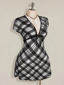 SHEIN ICON Plus Size Retro 1960s Sexy Millennial Style Y2K Simple Casual Elegant Commuter Deep V-Neck Brown Plaid Preppy Velvet Ribbon Dress Birthday - Black and White - View 5