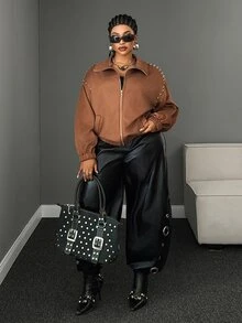Maweii Jaket Suede Imitasi Lengan Panjang Ukuran Plus Elegan Gaya Streetwear dengan Dekorasi Rivet di Bahu, Resleting Depan, dan Hem Elastis - Coklat - View 6