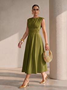 Structelle Round Neck Ruched Solid Color Waist-Cinching Long Elegant Dress - Green - View 4