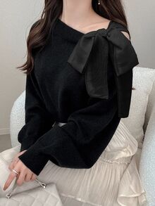 FRIFUL 女款拼色不對稱露肩落肩長袖蝴蝶結肩部寬鬆休閒百搭針織衫 秋季女裝 - 黑色 - 查看 5