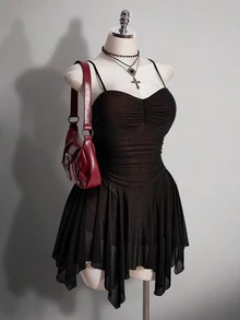 SHEIN ICON 大尺碼女款復古 2000s 70s 90s 哥德風黑色夏季夜生活派對夜店洋裝，Y2K 透視網紗細肩帶修身不對稱下擺抓皺胸前設計 - 棕色 - 查看 4