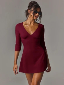 Athîral 女款休閒V領彈性中袖露背短洋裝，約會穿搭、派對穿搭、日常穿搭 - 酒紅色 - 查看 4