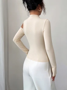 SHEIN Raffinéa 修身性感金屬裝飾鏤空露肩長袖T恤 - 杏色 - 查看 2