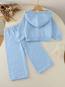 SHEIN Sparklyn 2件組少女毛衣套裝，柔軟保暖奶油黃百搭V領連帽單排扣開襟衫搭配同款直筒毛衣長褲，甜美可愛風，適中厚度，整齊下擺，貼身袖口，親膚柔軟，亮色調，適合日常休閒、上學、旅行、聚會等場合，秋冬必備 - 藍色 - 查看 2