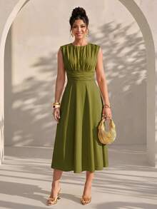 Structelle Round Neck Ruched Solid Color Waist-Cinching Long Elegant Dress - Green - View 6