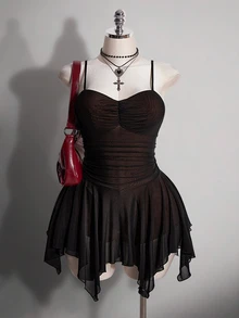 SHEIN ICON 大尺碼女款復古 2000s 70s 90s 哥德風黑色夏季夜生活派對夜店洋裝，Y2K 透視網紗細肩帶修身不對稱下擺抓皺胸前設計 - 棕色 - 查看 1