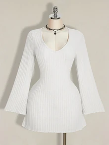 SHEIN ICON 女款大尺碼秋冬保暖復古優雅通勤簡約V領喇叭袖毛絨羅紋黑色緊身洋裝 - 白色 - 查看 4