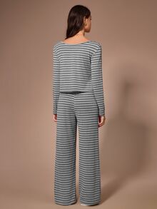 Lazeform Bộ đồ mặc nhà nữ thời trang phong cách casual, thoải mái, họa tiết kẻ sọc, dáng oversize, cổ tròn sâu, phù hợp mặc ngoài trời - Xám - Xem 3