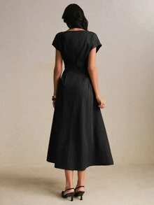 Poéselle 女款條紋船領蝙蝠袖短袖洋裝 休閒優雅職場商務辦公穿搭 返校季 正式夏季 教師節 - 黑色 - 查看 8