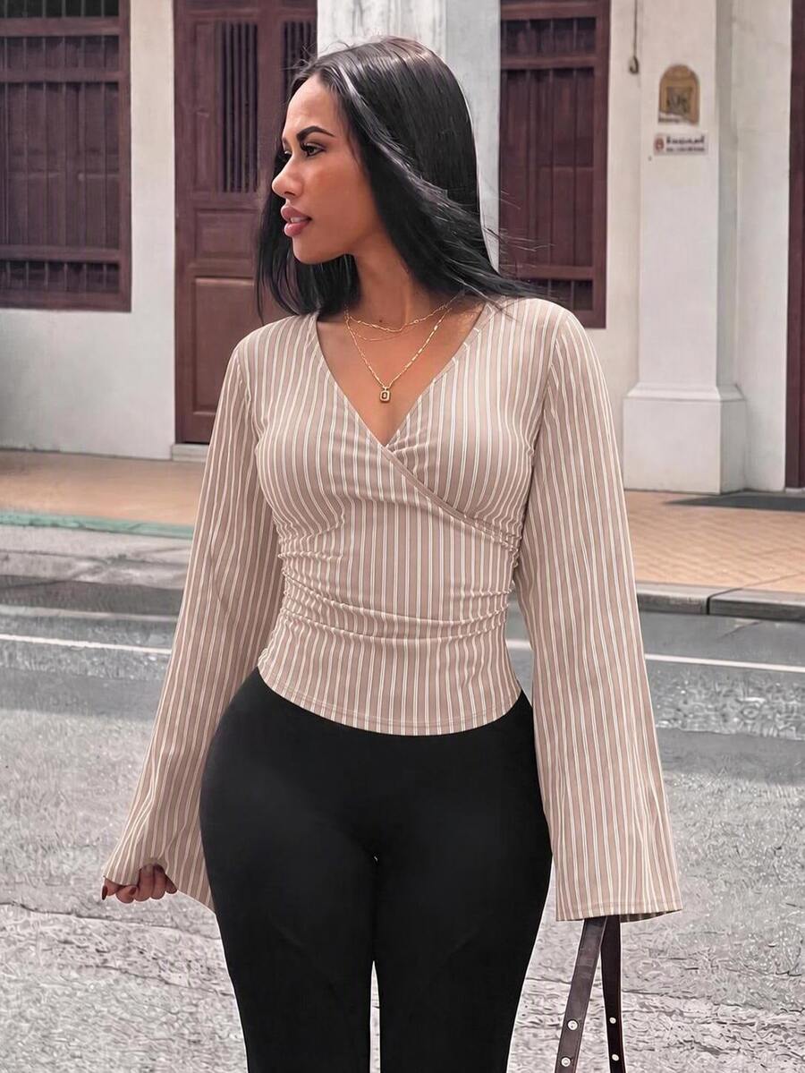Slaydiva 女款休閒極簡杏色條紋圖案T恤,適合四季穿著 - 彩色 - 查看 1