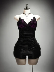 SHEIN ICON 女款大尺碼復古性感千禧風 Y2K 暗黑哥德風黑紅配色拼接對比蕾絲收腰抓褶修身細肩帶背心 - 彩色 - 查看 8