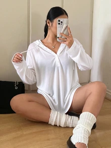 Vibekara 休閒優雅極簡風連帽寬鬆修身套頭底層T恤，大尺碼女款，秋冬灰色 - 白色 - 查看 6