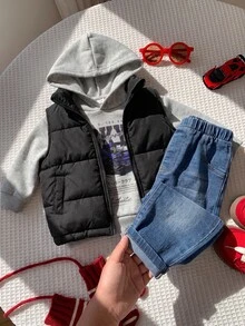 SHEIN 3pcs Baby Boy Autumn/Winter Red Fleece Vest Jacket Racing Pattern White Hooded Sweatshirt Black Denim Pants Outerwear Set Infant Toddler Set Vest Set Autumn/Winter Set Racing Set - Multicolor - View 7