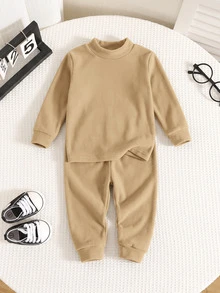 SHEIN 中性嬰兒男孩/女孩幼兒 2件組秋冬加厚抓絨內裡貼身睡衣套裝，嬰兒睡衣，貼身款，聖誕，嬰兒冬季睡衣 - 卡其色 - 查看 4