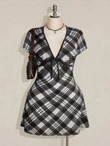 SHEIN ICON Plus Size Retro 1960s Sexy Millennial Style Y2K Simple Casual Elegant Commuter Deep V-Neck Brown Plaid Preppy Velvet Ribbon Dress Birthday - Black and White - View 4