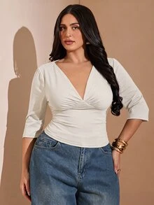SHEIN BAE CURVE 大尺碼女款純色深V領短袖修身T恤 - 杏色 - 查看 7