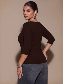 SHEIN BAE CURVE 大尺碼女款黑色深V領休閒七分袖T恤 - 咖啡棕 - 查看 8