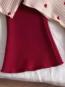SHEIN 2件組幼女上衣喇叭褲套裝，甜美粉色黑色愛心印花羅紋針織長袖小立領，休閒款生日派對秋季假期時尚穿搭 - 紅色 - 查看 8