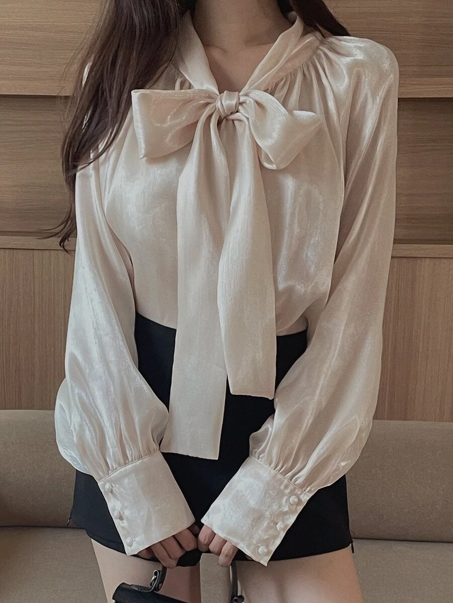 DAZY Áo blouse nữ phong cách Pháp nhẹ nhàng tay dài cho hẹn hò và du lịch - Màu be - Xem 1