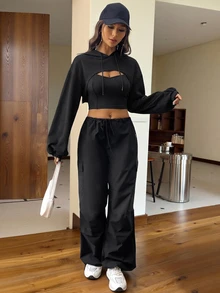 SHEIN EZwear Hoodie dan Cami Top Model Drop Shoulder Super Crop dengan Tali Serut untuk Musim Gugur/Dingin - Hitam - View 6