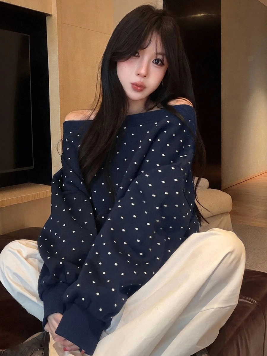 DAZY 女款寬鬆版型保暖內裡不對稱個性化字母印花衛衣 秋季 - 藏蓝色 - 查看 1