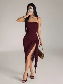 SHEIN PETITE 2026 女款春夏優雅性感復古黑色百褶荷葉邊不對稱下擺洋裝，適合夜晚外出 - 酒紅色 - 查看 3