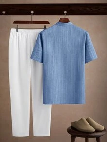 Core Aspect Men's Blue Striped Stand Collar Short Sleeve Shirt + White Straight Leg Pants 2 Pieces Set, Textured Outfit, Suitable For Beach Vacation, Daily Commute And Casual Wear - Blue - View 2