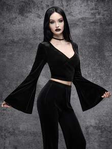 Cryptelle Autumn/Winter Black Flared Sleeve Snake Pendant Velvet Top,Women Halloween Outfit - Black - View 1
