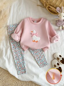 SHEIN Vintaside Kids 可愛鴨子刺繡圓領長袖衛衣與碎花長褲套裝，適合女嬰，完美適用於日常外出、公園散步、家庭旅行、早教中心課程、週末家庭聚會及幼兒園日常穿著 - 粉色 - 查看 10