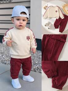 SHEIN 2件組幼童男童衛衣與工裝長褲套裝，學院風米色與酒紅配色，希臘回紋字母圖案，長袖圓領，標準版型，適合生日派對、秋季假期，羅紋袖口 - 彩色 - 查看 4
