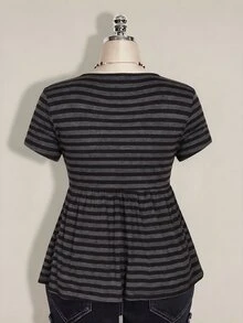 SHEIN ICON 女款大尺碼復古性感千禧風Y2K簡約休閒日常通勤街頭風黑灰條紋深V領二合一上衣 - 棕色 - 查看 2