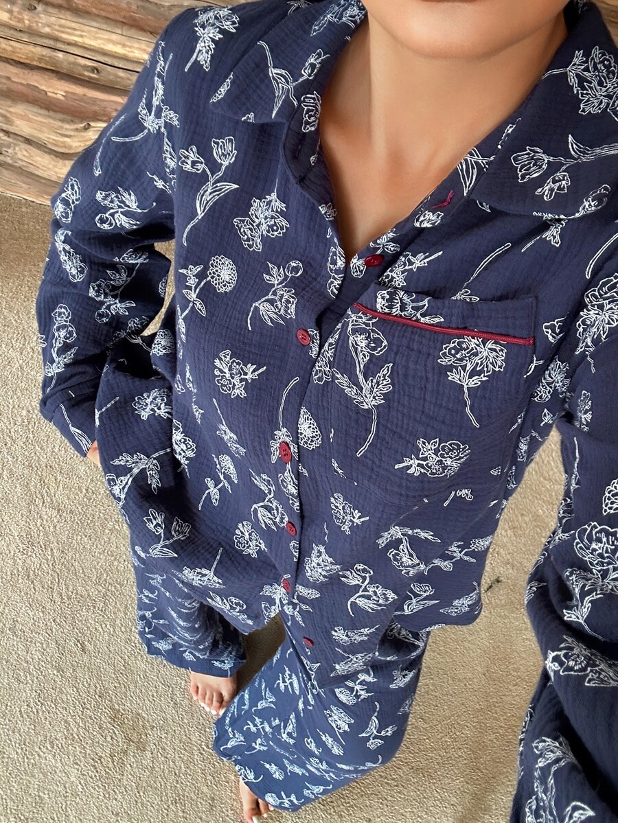 Dazy Plus Floral Line Drawing Pattern All-Over Print Textured Crepe Fabric Contrast Button Decor Pajama Set - Navy Blue - View 1