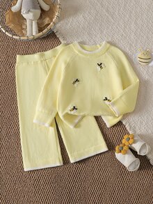 SHEIN Vintaside Kids 2件組女嬰毛衣套裝，圓領套頭毛衣搭配手工刺繡蜜蜂圖案，工藝精湛，精緻 + 針織寬腿褲，舒適柔軟，黃色蜜蜂甜美休閒優雅簡約風，適合秋冬旅行出遊派對戶外日常穿著 - 杏色 - 查看 7