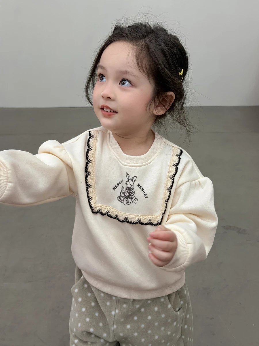 DAZY 女嬰圓領卡通長袖刺繡運動衫 - 杏色 - 查看 1