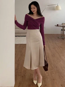 DAZY 純色露肩交叉包覆式長袖女上衣，學院風秋季女款外出上衣 - 酒紅色 - 查看 4