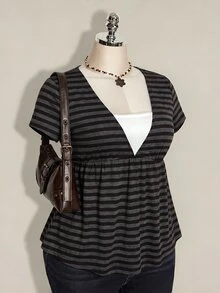 SHEIN ICON 女款大尺碼復古性感千禧風Y2K簡約休閒日常通勤街頭風黑灰條紋深V領二合一上衣 - 棕色 - 查看 12