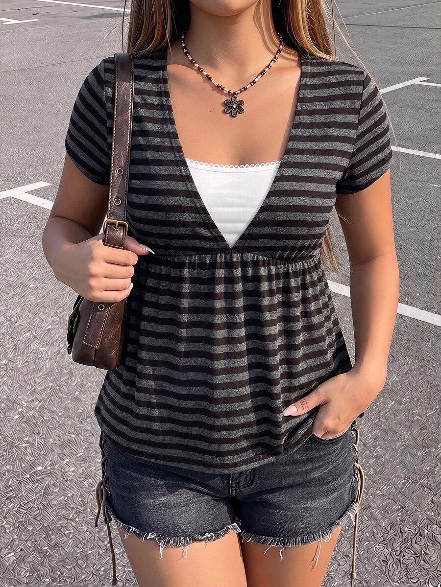 SHEIN ICON 女款大尺碼復古性感千禧風Y2K簡約休閒日常通勤街頭風黑灰條紋深V領二合一上衣 - 棕色 - 查看 1