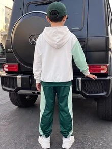 SHEIN 大童男孩字母圖案拼色秋季連帽衛衣與運動長褲套裝 - 卡其色 - 查看 4