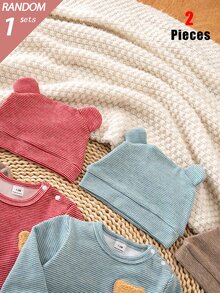 SHEIN 盲盒 3 件套 秋冬針織圓領細條紋雙面復古奈米條紋面料舒適柔軟帽子 + 長袖連身衣 + 腳套長褲 2 件套組合熱銷款熊刺繡設計睡衣家居服 - 紅色 - 查看 6