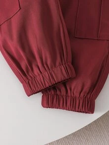 SHEIN 2件組幼童男童衛衣與工裝長褲套裝，學院風米色與酒紅配色，希臘回紋字母圖案，長袖圓領，標準版型，適合生日派對、秋季假期，羅紋袖口 - 彩色 - 查看 3