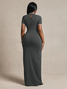 Radiana Curve 大尺碼女款休閒優雅極簡設計黑色對比色手工刺繡圓領短袖修身洋裝 冬季晚餐穿搭 - 深灰色 - 查看 2